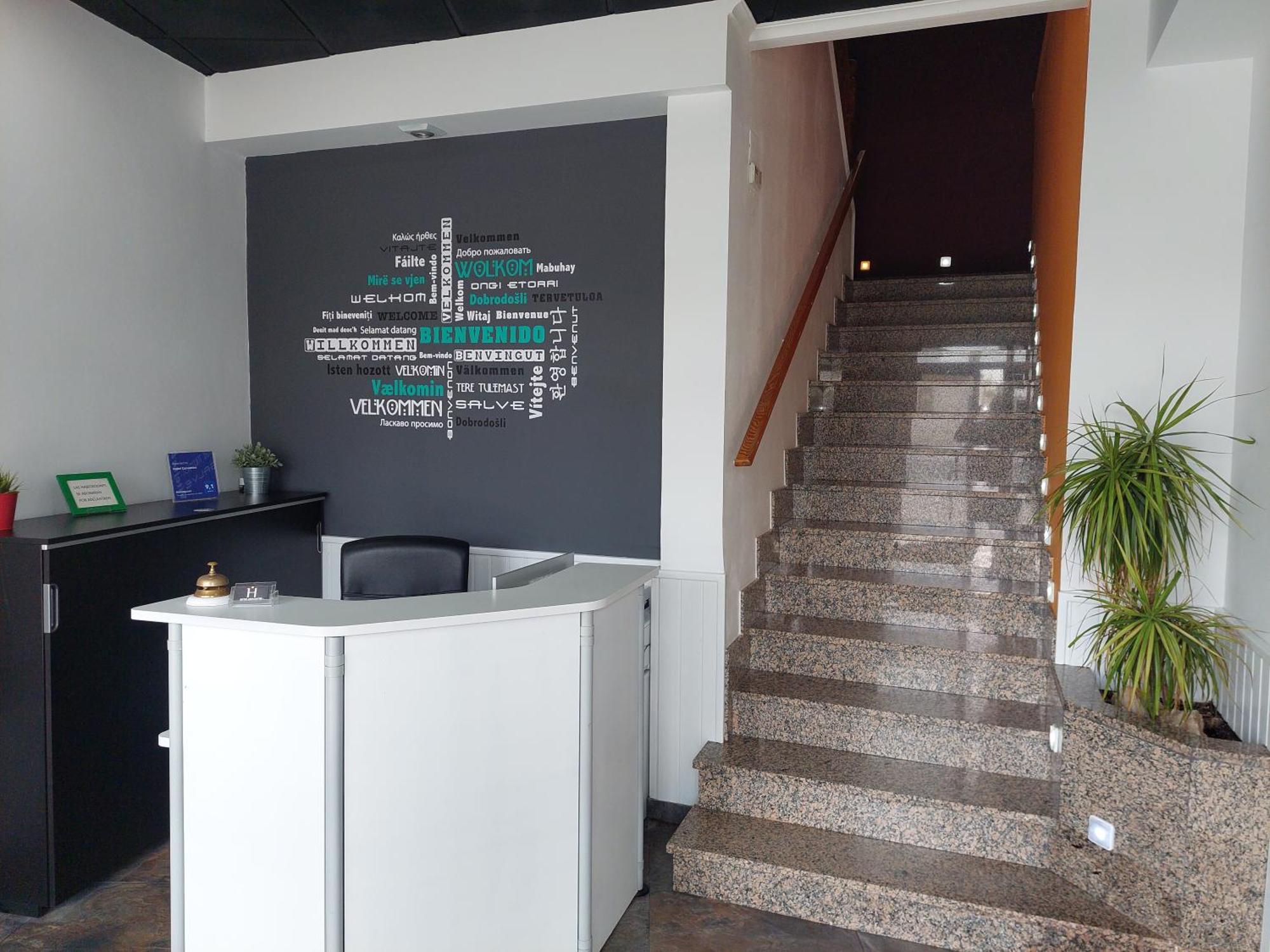 Hotel Cervantes Mahora